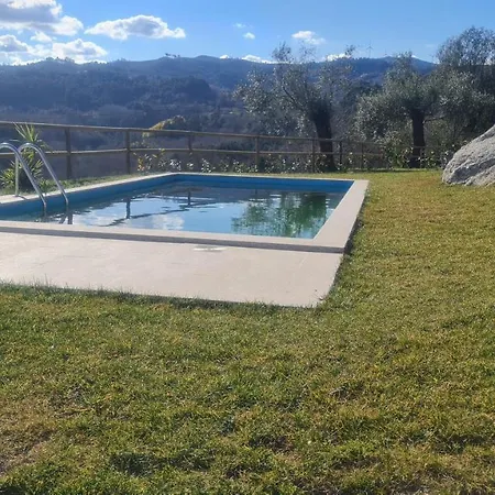 Quinta Das Netas -6pax-piscina-cabeceiras De Basto 木屋